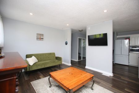For Lease - 9 Bridge Street Unit# 2nd Flr, Kawartha Lakes, Ontario - Photo 3