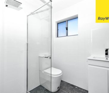 MODERN HOME WALK TO TRAIN STATION AND SHOPS - Photo 4