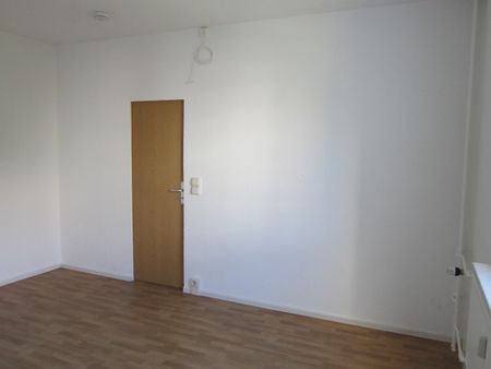 Große 4-Raum-Wohnung mit Balkon - Photo 3