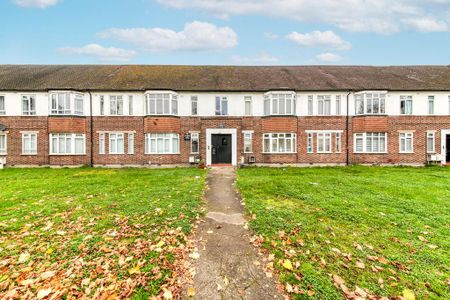 3 bedroom flat to rent - Photo 3