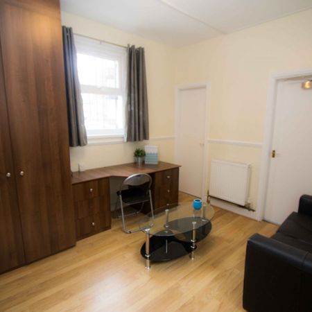 Flat 4, 63 BRUDENELL ROAD Leeds - LS6 1HA - Photo 3