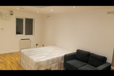 Studio Flat, Watford Way, NW4 - Photo 2