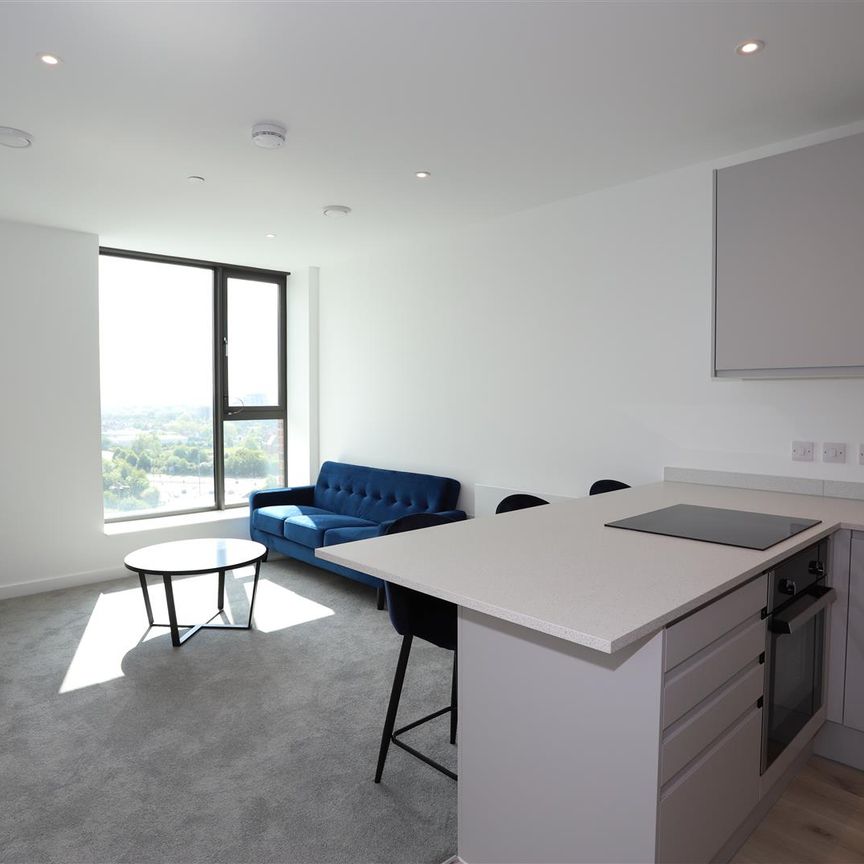 No.1 Old Trafford, M17 - Photo 1