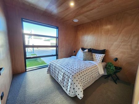 Fully Furnished Three bedroom home - Photo 5