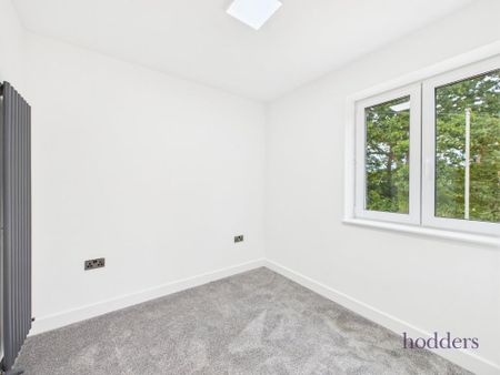 4 bedroom detached house to rent - Photo 3