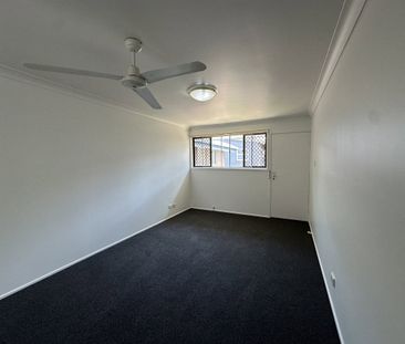 REFURBISHED ONE BEDROOM UNIT - GAS INCLUDED! - Photo 1