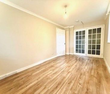 4 bedroom end of terrace house to rent - Photo 5