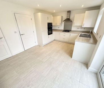 3 bedroom semi-detached house to rent - Photo 6