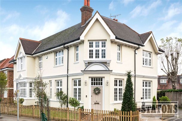 Hadley Highstone, Barnet - Photo 1