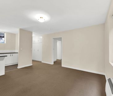 Ground floor Toorak gem - Photo 6