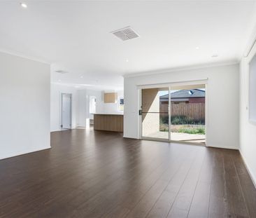 Warm 4-Bed House In A Great Location - Photo 2