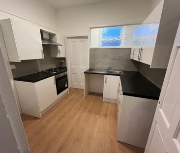 1 Bed Flat, Martins Lane, CH44 - Photo 2