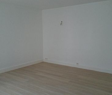 Location Appartement 2 pièces 53m² VALENCIENNES 59300 - Photo 4