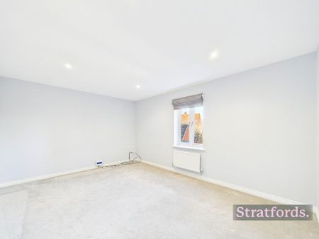 4 bedroom semi-detached house to rent - Photo 2