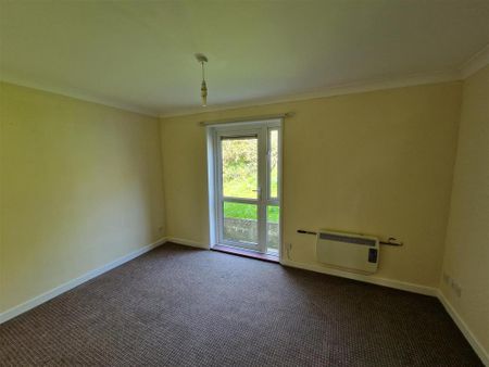 2 bedroom semi-detached bungalow to rent - Photo 4