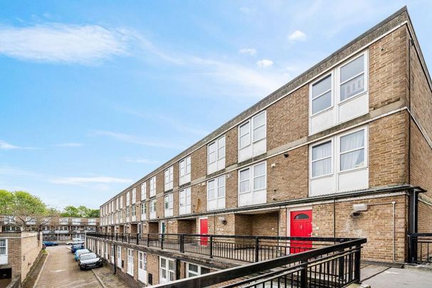 5 bedroom maisonette to rent - Photo 1