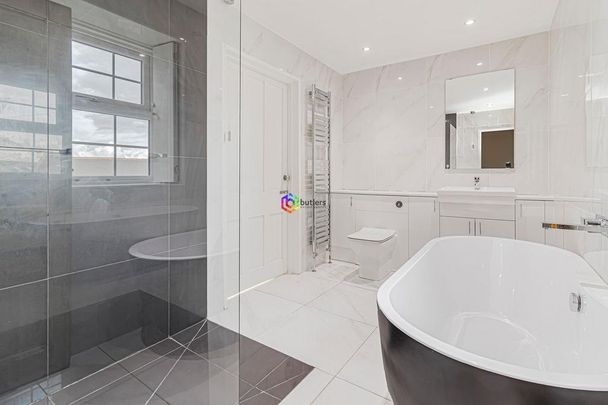 5 bedroom end of terrace house to rent - Photo 1