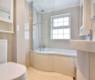 Attractive two bedroom semi-detached cottage in the Pantiles area - Photo 6