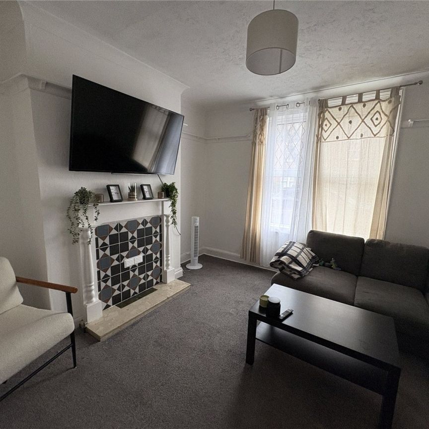 Lime Grove, Newark, Nottinghamshire, NG24 - Photo 1