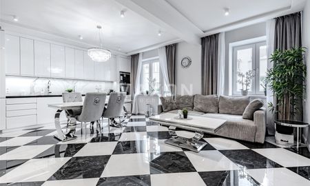 Warszawa, Śródmieście, ul. Juliana Smulikowskiego - Photo 3