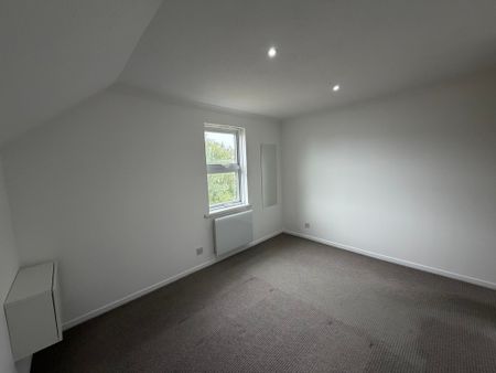 Lawns Court, Royston - Photo 4