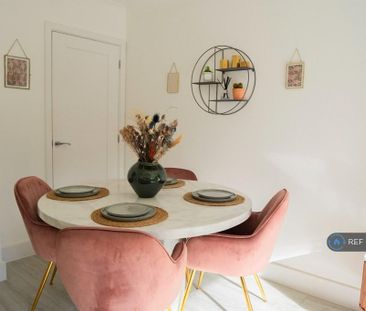 2 bedroom end of terrace house to rent - Photo 3