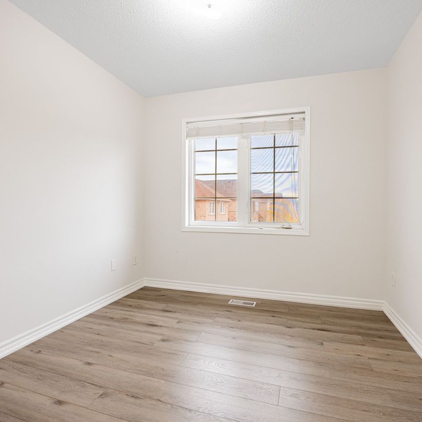 For Lease - 3356 Redpath Circle, Mississauga, Ontario - Photo 1