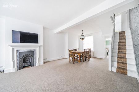 4 bedroom terraced house to rent - Photo 3