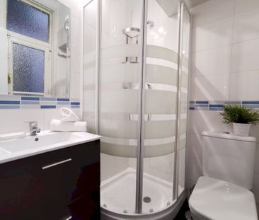 Individual room in central Madrid - Photo 2