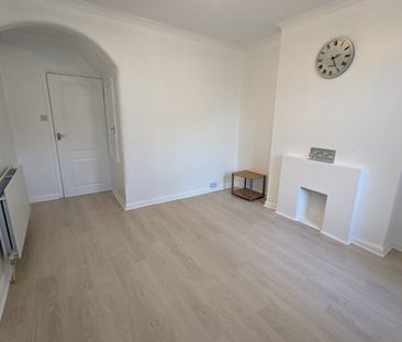 2 Bed Terraced House, Vernon Road, NG6 - Photo 3