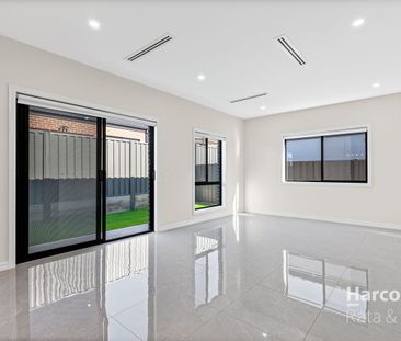 Like New Stunning Family Home! - Photo 6