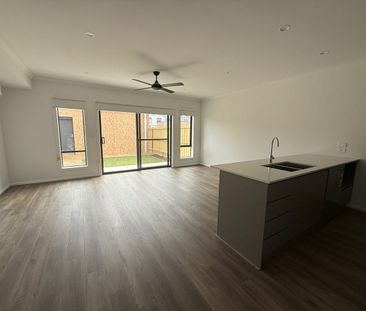 15 Fen Walk, Point Cook, Vic 3030 - Photo 3