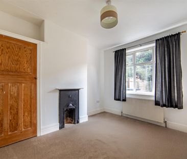 2 bed flat to rent in Ferndene Grove, High Heaton, NE7 - Photo 4