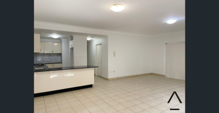 Stylish 2 Bedroom Apartment - Your Perfect Urban Retreat Awaits! - Photo 3