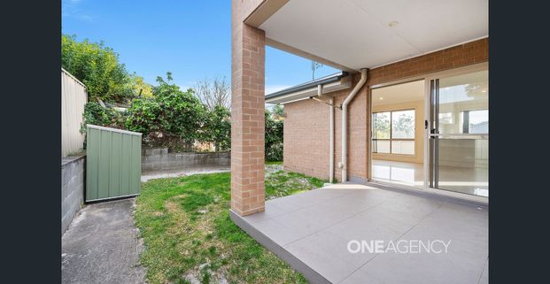 Spacious 3-Bedroom Townhouse in a Quiet Setting - Photo 1