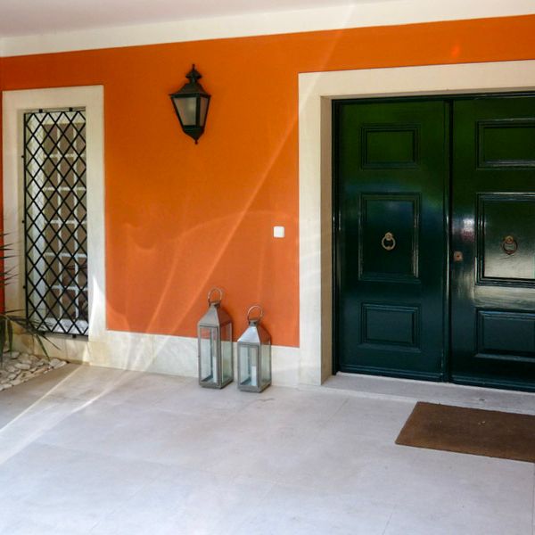 Spacious six bedroom villa in Estoril - Photo 1