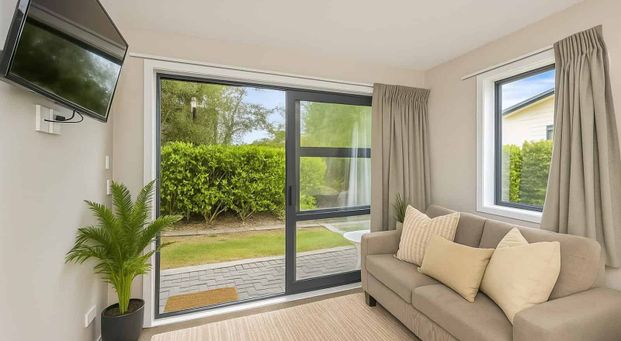 Studio Apartment - $390pw (Power, Water & Unlimited Internet Included!) - Photo 1