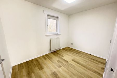 2 Bed, Second Floor Flat - Photo 4