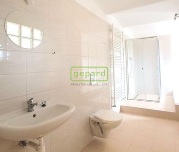 Pronájem bytu 2+1 66 m2 - Fotografie 1