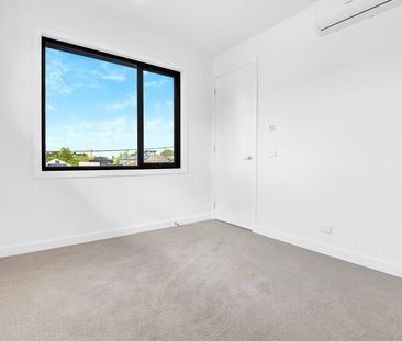 2/140 Yarra Street, Abbotsford VIC 3067 - Photo 4