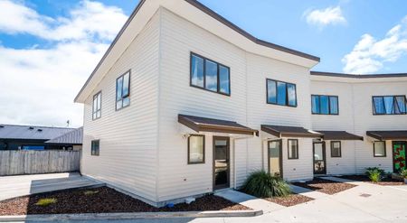 Lovely Frankton Townhouses - Photo 2