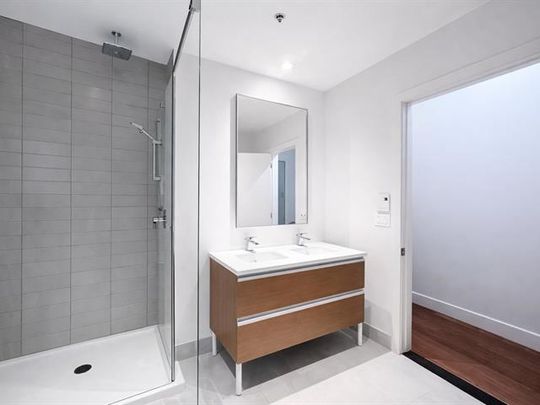 1199 Rue Bishop - Photo 1