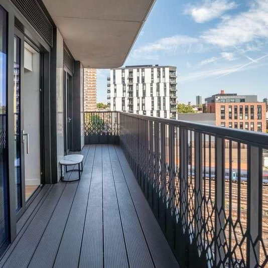Sutherland Apartments, Alba Square, London, SW1W - Photo 1