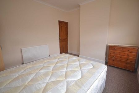 3 Bed - Pitcroft Avenue, Reading - Photo 5