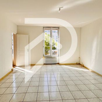 Appartement 3 pièces 57m2 REIMS 720 euros - Photo 1