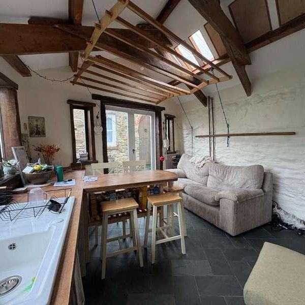 Avenue Road, Falmouth, TR11 - Photo 1