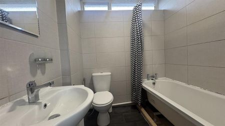 2 bedroom maisonette to rent - Photo 4