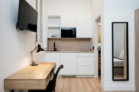 Calle de Valverde, Madrid, Community of Madrid 28004 - Photo 4