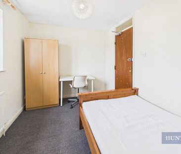 4 bedroom terraced house to rent - Photo 5