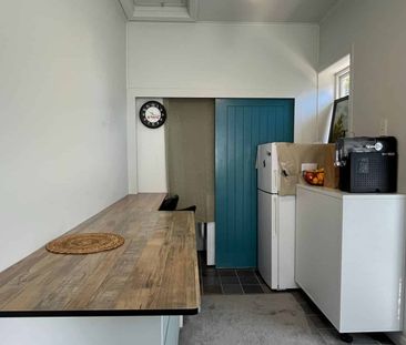 RICCARTON - TWO BEDROOMS, HEAT PUMP, SINGLE GARAGE - Photo 4